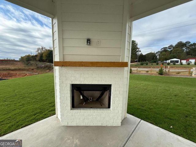 24 HIDDEN FIELDS Way, Hoschton, GA 30548