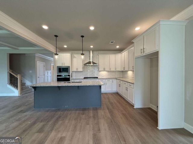 24 HIDDEN FIELDS Way, Hoschton, GA 30548