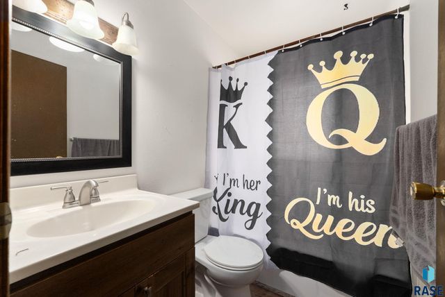 401 N Meyer Ln Lane, Sioux Falls, SD 57103