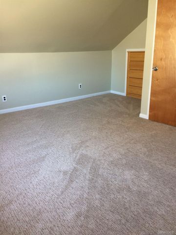 164 W MOREHOUSE Avenue N, Hazel Park, MI 48030