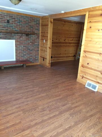 164 W MOREHOUSE Avenue N, Hazel Park, MI 48030