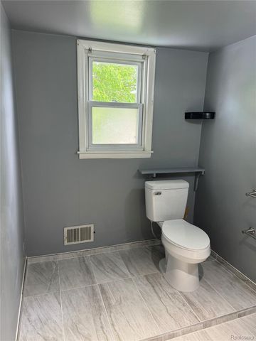 164 W MOREHOUSE Avenue N, Hazel Park, MI 48030