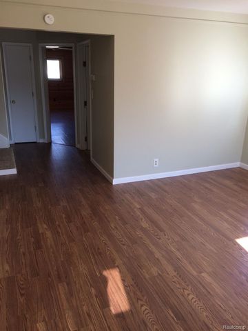 164 W MOREHOUSE Avenue N, Hazel Park, MI 48030