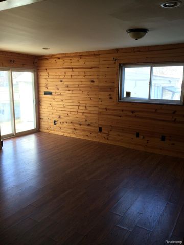 164 W MOREHOUSE Avenue N, Hazel Park, MI 48030