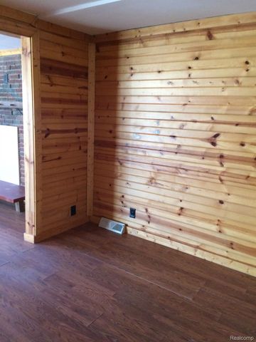 164 W MOREHOUSE Avenue N, Hazel Park, MI 48030