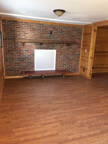 164 W MOREHOUSE Avenue N, Hazel Park, MI 48030