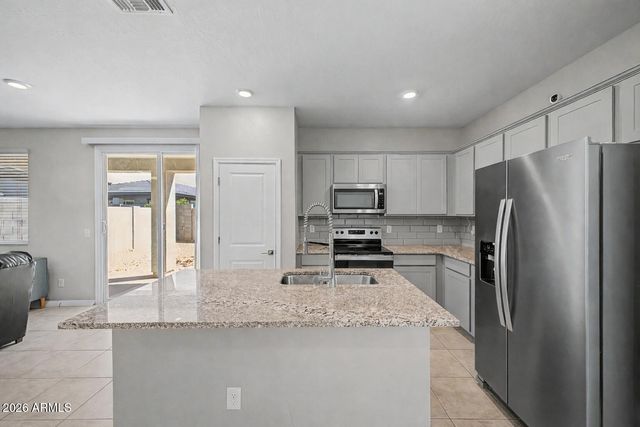 17381 W DALEY Lane W, Surprise, AZ 85387