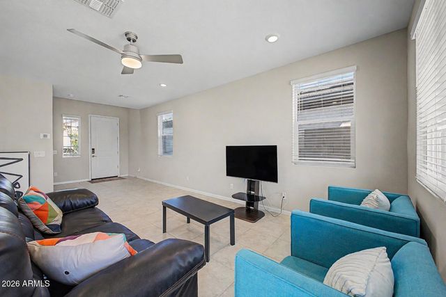 17381 W DALEY Lane W, Surprise, AZ 85387