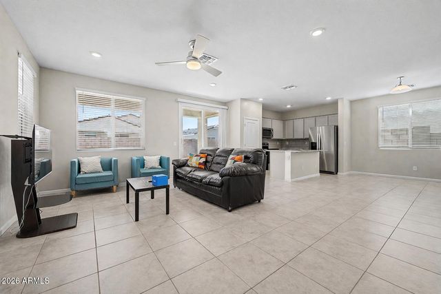 17381 W DALEY Lane W, Surprise, AZ 85387