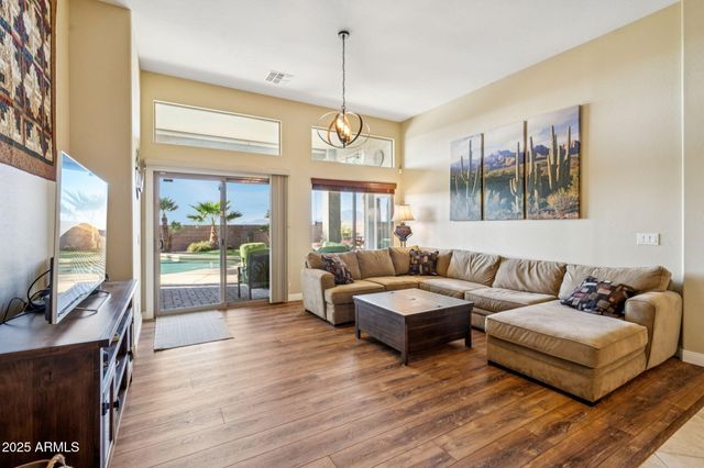 21814 N SUNSET Drive, Maricopa, AZ 85139