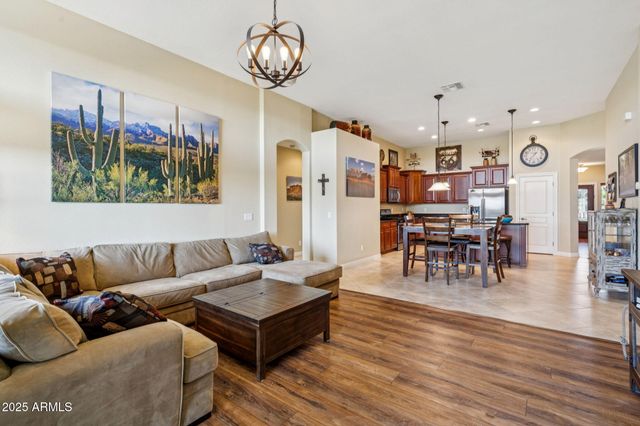 21814 N SUNSET Drive, Maricopa, AZ 85139