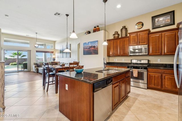 21814 N SUNSET Drive, Maricopa, AZ 85139