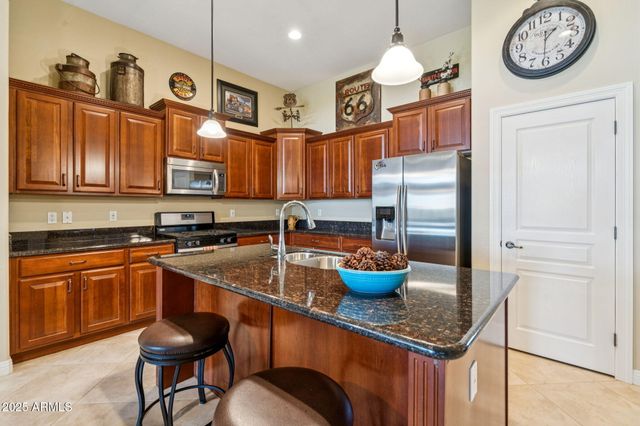 21814 N SUNSET Drive, Maricopa, AZ 85139