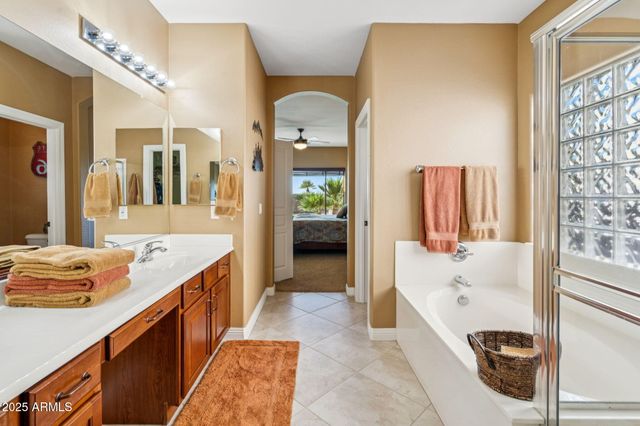 21814 N SUNSET Drive, Maricopa, AZ 85139