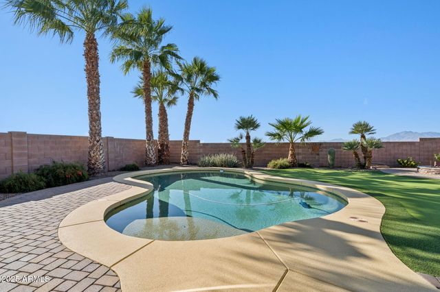 21814 N SUNSET Drive, Maricopa, AZ 85139