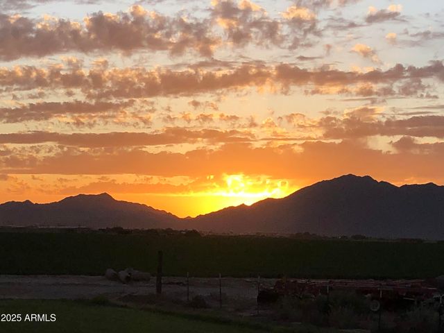 21814 N SUNSET Drive, Maricopa, AZ 85139