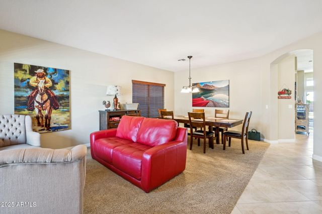 21814 N SUNSET Drive, Maricopa, AZ 85139