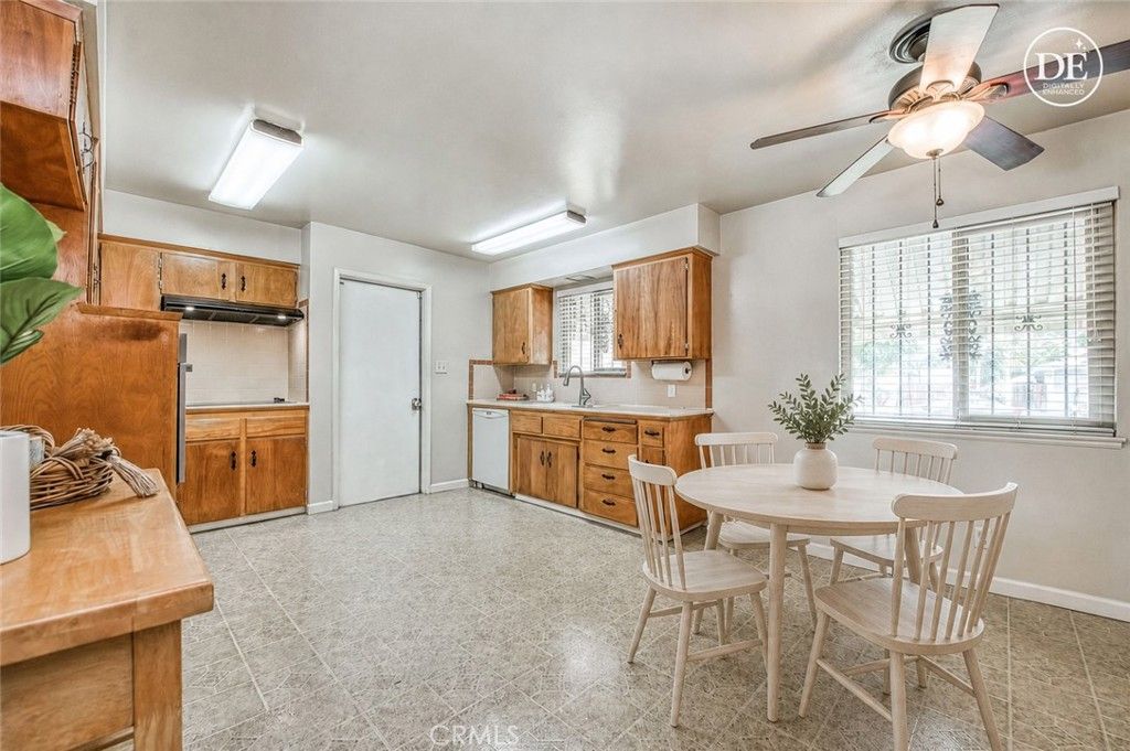 Image 11 of property listing at 638 W Sussex Way, Fresno, CA 93705