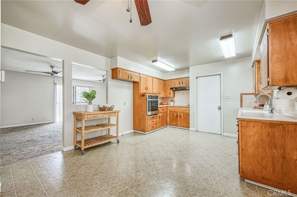 Image 13 of property listing at 638 W Sussex Way, Fresno, CA 93705