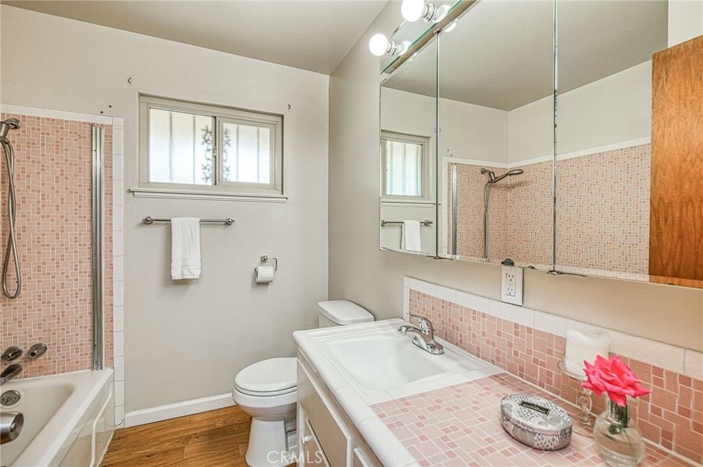 Image 17 of property listing at 638 W Sussex Way, Fresno, CA 93705