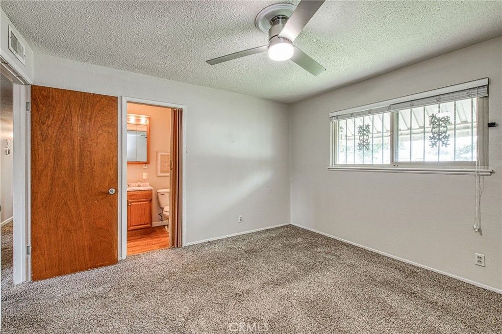 Image 24 of property listing at 638 W Sussex Way, Fresno, CA 93705