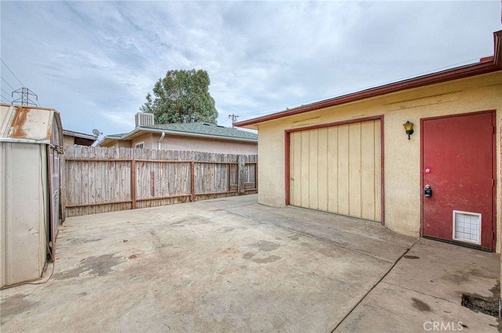 Image 26 of property listing at 638 W Sussex Way, Fresno, CA 93705
