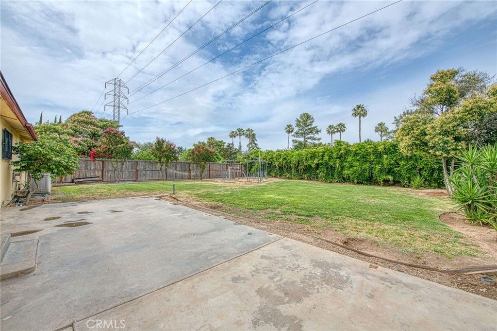 Image 27 of property listing at 638 W Sussex Way, Fresno, CA 93705