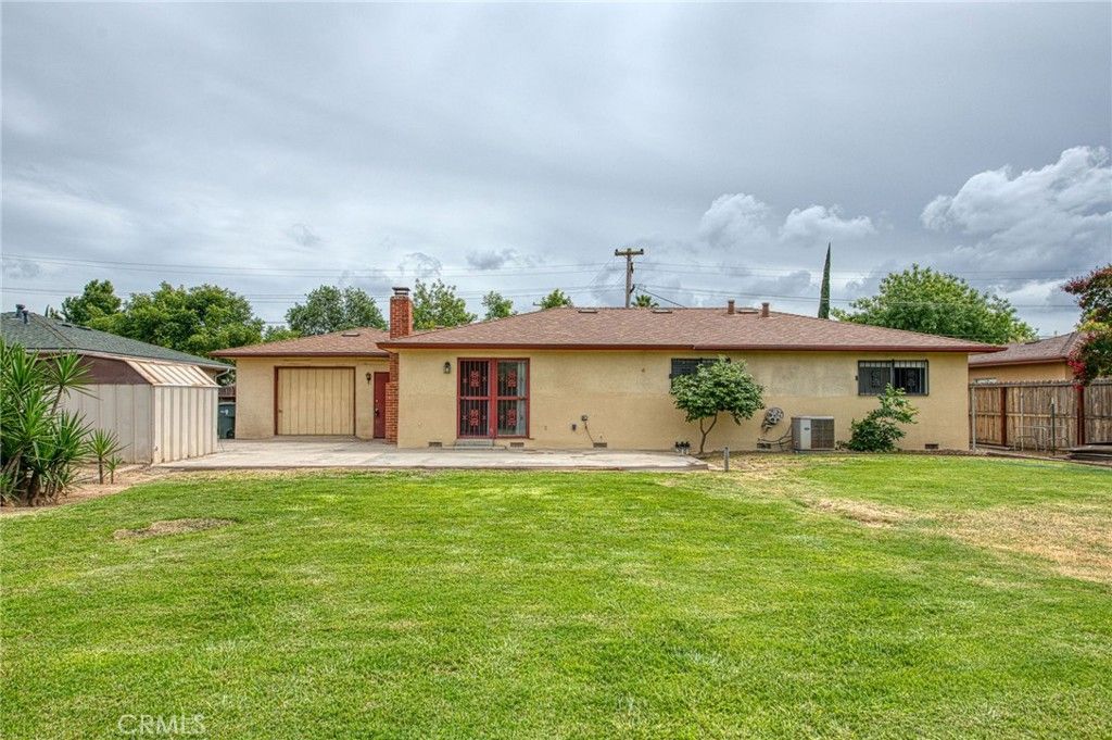 Image 29 of property listing at 638 W Sussex Way, Fresno, CA 93705