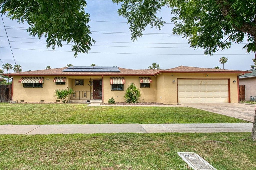 Image 3 of property listing at 638 W Sussex Way, Fresno, CA 93705