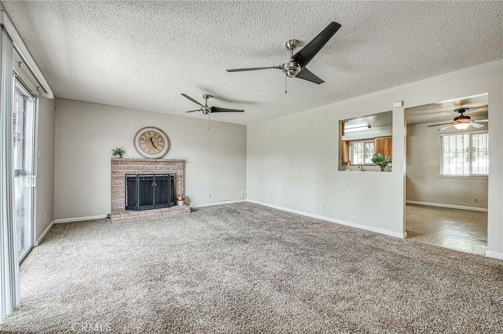 Image 7 of property listing at 638 W Sussex Way, Fresno, CA 93705