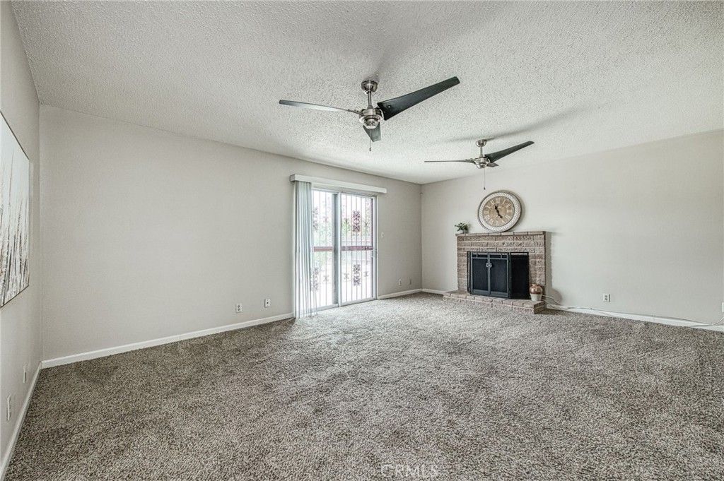 Image 8 of property listing at 638 W Sussex Way, Fresno, CA 93705