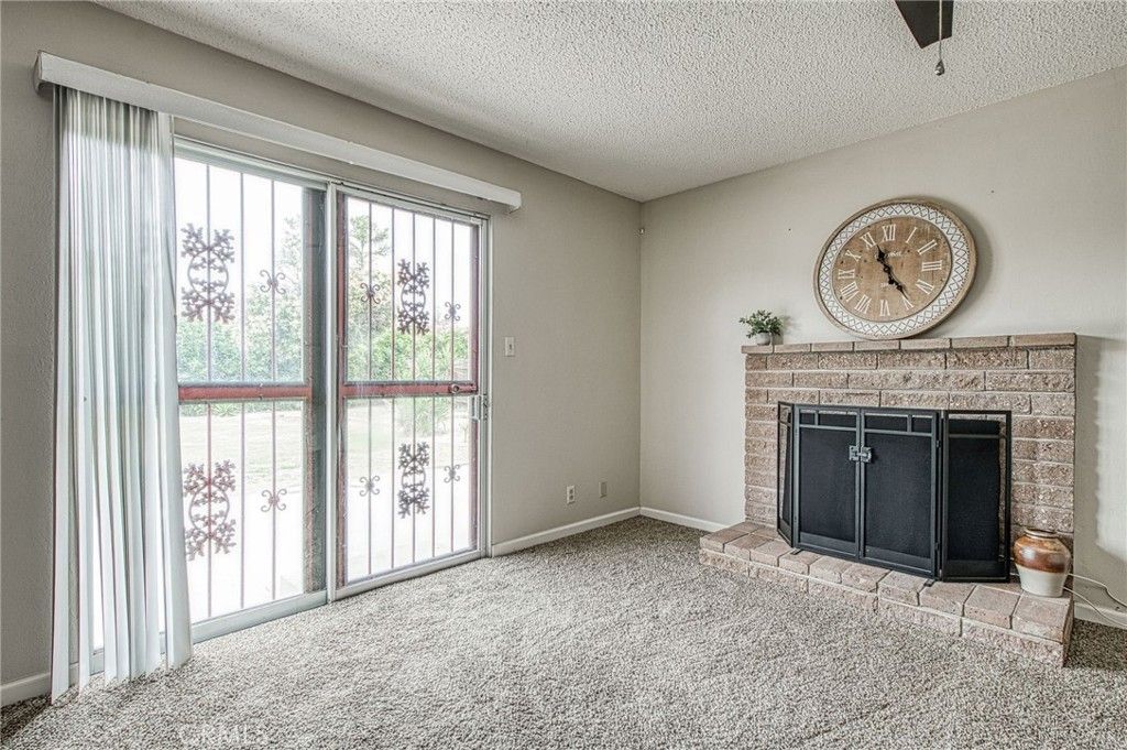 Image 9 of property listing at 638 W Sussex Way, Fresno, CA 93705