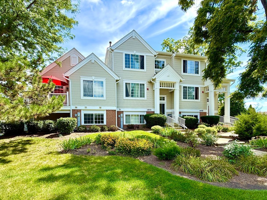 1655 Geneva Drive 1655, Wheeling, IL 60090