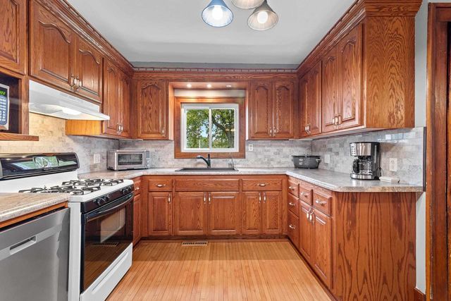 W10062 County Road DE, Beaver Dam, WI 53916