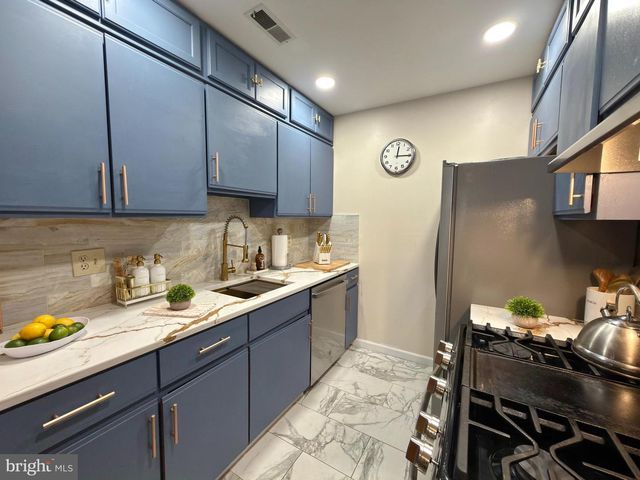 263 TAVISTOCK, Cherry Hill, NJ 08034