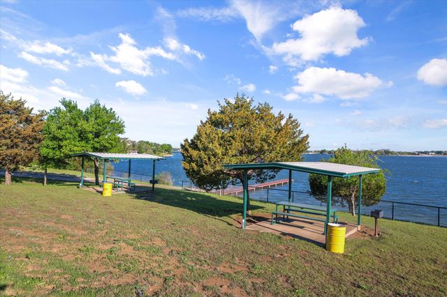 8 Hunter Pass, Waxahachie, TX 75165