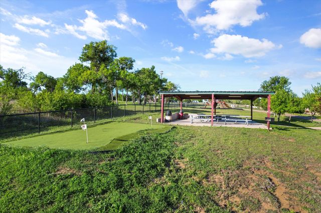 8 Hunter Pass, Waxahachie, TX 75165