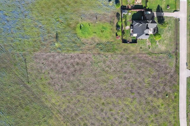 8 Hunter Pass, Waxahachie, TX 75165