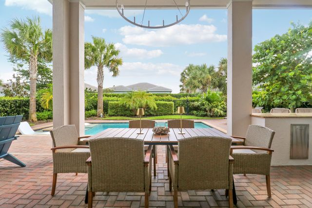 9952 REGENCY Way, Palm Beach Gardens, FL 33412