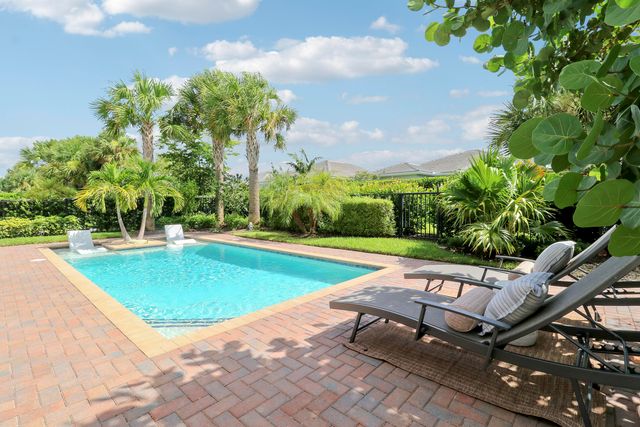 9952 REGENCY Way, Palm Beach Gardens, FL 33412
