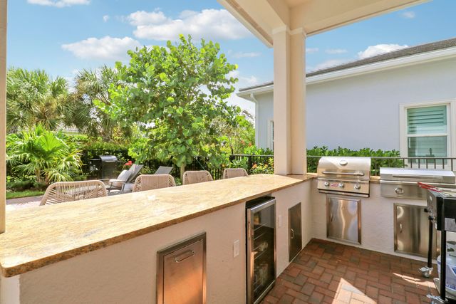 9952 REGENCY Way, Palm Beach Gardens, FL 33412