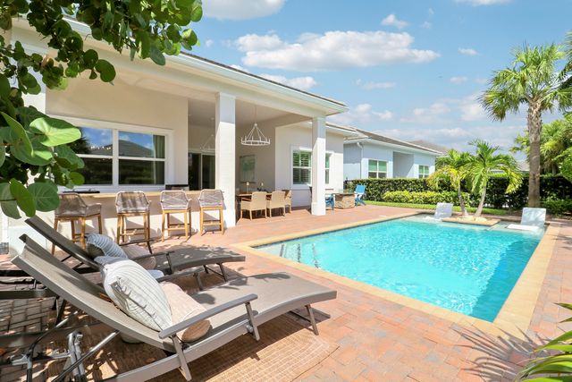 9952 REGENCY Way, Palm Beach Gardens, FL 33412