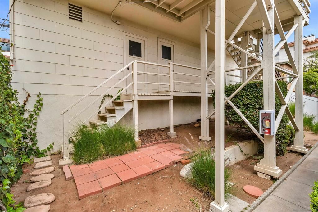 Image 11 of property listing at 15-1809 Linwood Street, San Diego, CA 92110