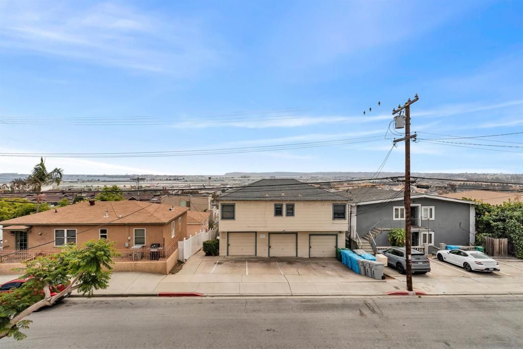 Image 4 of property listing at 15-1809 Linwood Street, San Diego, CA 92110