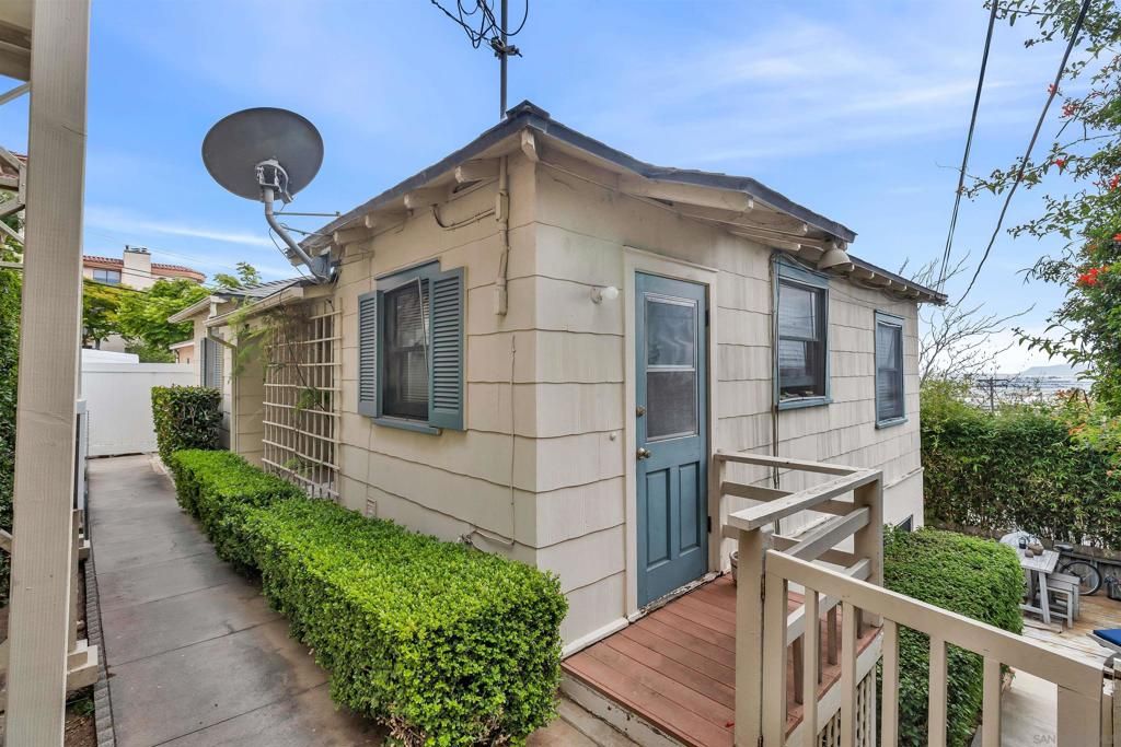 Image 9 of property listing at 15-1809 Linwood Street, San Diego, CA 92110