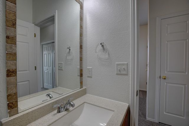 1102 E 3rd ST, Georgetown, TX 78626
