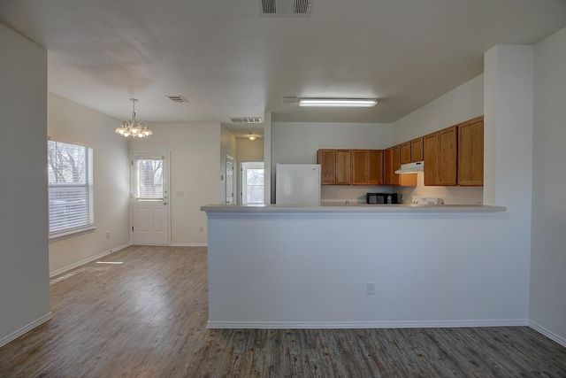 1102 E 3rd ST, Georgetown, TX 78626