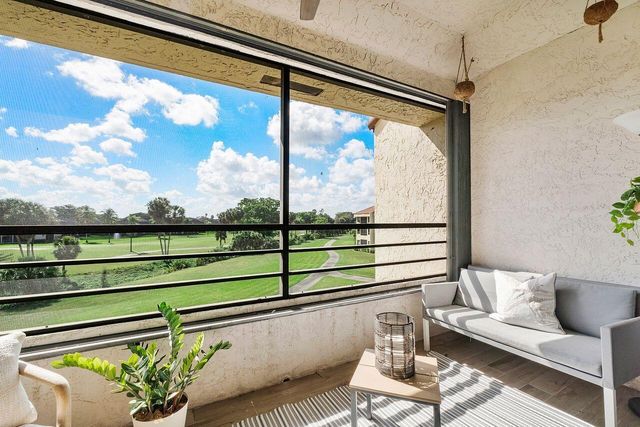 7508 La Paz Boulevard 304, Boca Raton, FL 33433