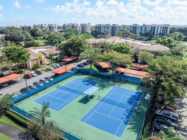 7508 La Paz Boulevard 304, Boca Raton, FL 33433