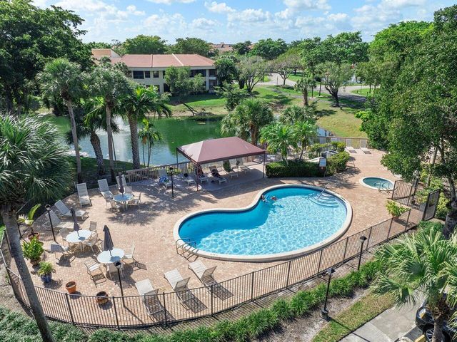 7508 La Paz Boulevard 304, Boca Raton, FL 33433